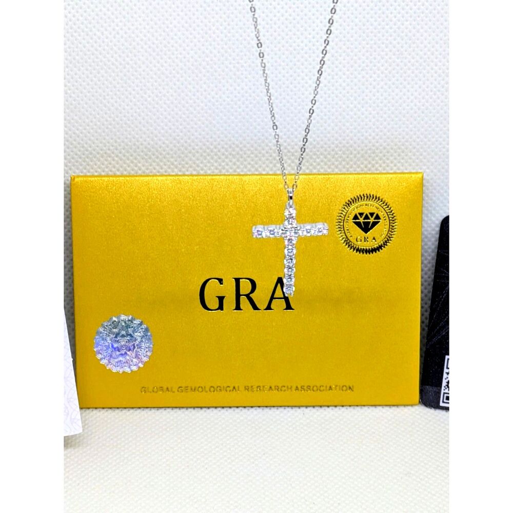 NWT 925 Silver 0.79ct VVS D Moissanite Cross Necklace. GRA Certificate included - Picture 5 of 14